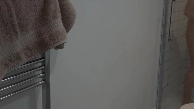 Orianablaze Taking A Shower Fully Nude And Rubs Her Pussy Onlyfans Leak