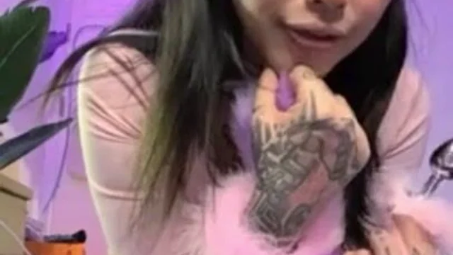 Bigcatmia Plugging Anal Toy In Her Tight Ass Onlyfans Leaked Porn Video
