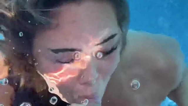 Mayseeds Fucking On A Public Pool Bg Onlyfans Sextape