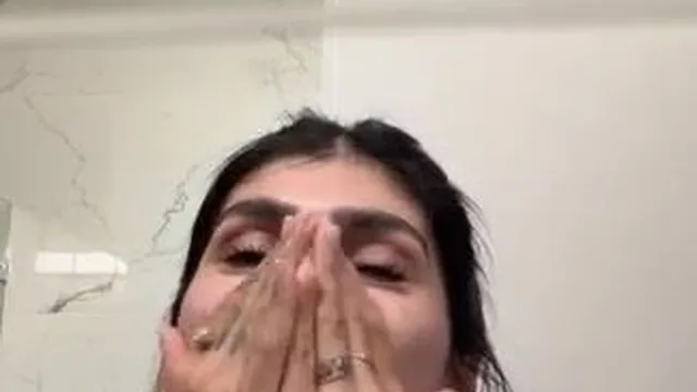 Mia Khalifa Reading With Her Big Nude Tits Out Showing Panties Onlyfans