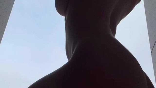 Sophie Mudd Fully Nude Teasing In Shadows Leaked Onlyfans Porn