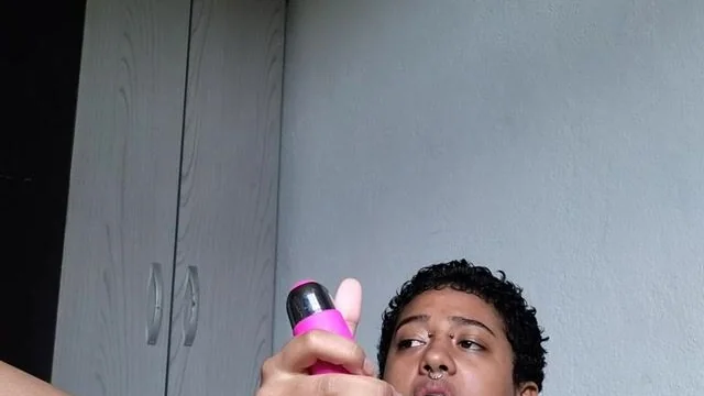 Gaucha.nerd AKA Hathorgoddex Vibrates Her Black Pussy And Finger