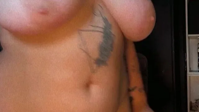 Remarkableryann Nude Boobs Dropping Out And Pussy Flash Onlyfans