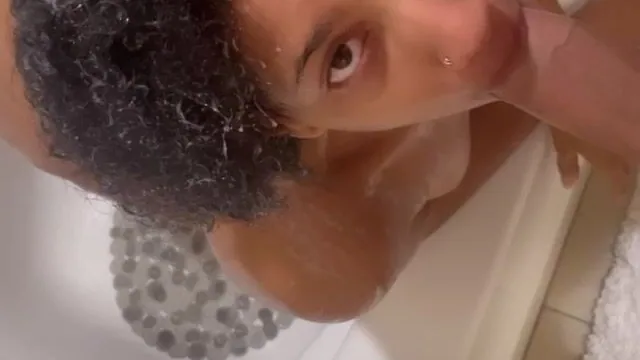 Angel Fernandez Giving Head In Bathtub Onlyfans Leak