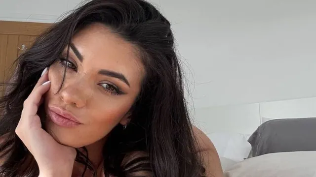 Zoogirlq Teasing Tits White Tshirt Onlyfans