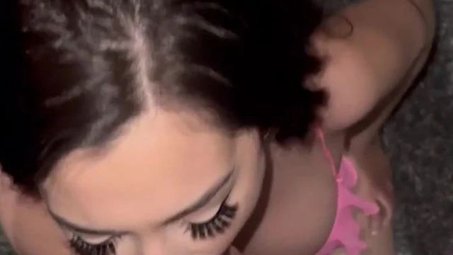 Sarahsaxah Gives A Deepthroat To Her Boyfriend