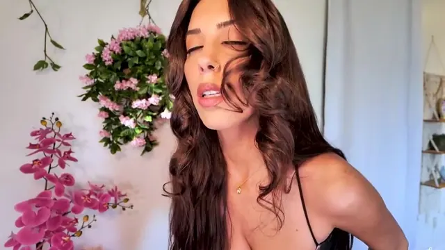 Rhea Sweet Performs A Stealthy Public Striptease