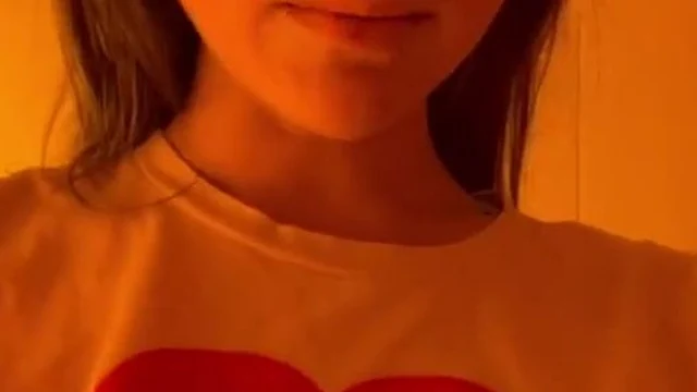 Megnutt02 Flashes Her Bare Breasts In Leaked Clip
