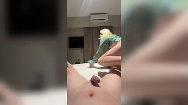 Uwucutedemon Rides Her Boyfriend’s Dick On A Tropical Getaway screenshot