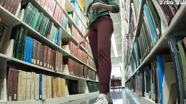 Boba Bitch Public Masturbating In Her University Library screenshot