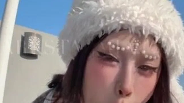 Bigcatmia Fucks A Vibrant Dildo Under The Sunlight
