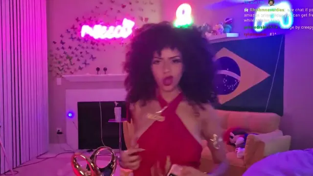 Mbeeco AKA Megan Botnick Twitch Streamer Slip Nip