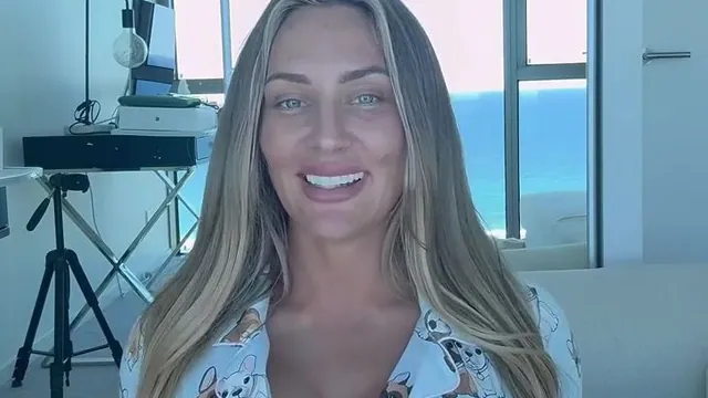 Muscular Barbie Squirts After Intense Plug Play