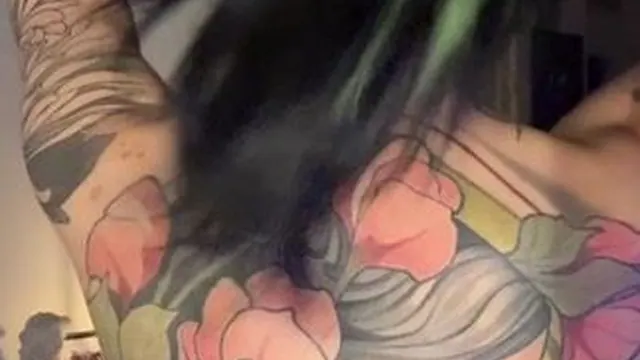 Thewickedlady AKA Michelle Dee Slips Nude Nipples While Showing Her Tattoo Onlyfans
