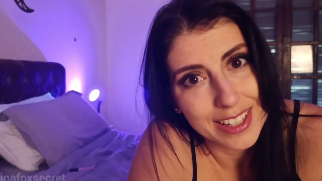 Loreena Fox Can’t Resist Teasing Steps