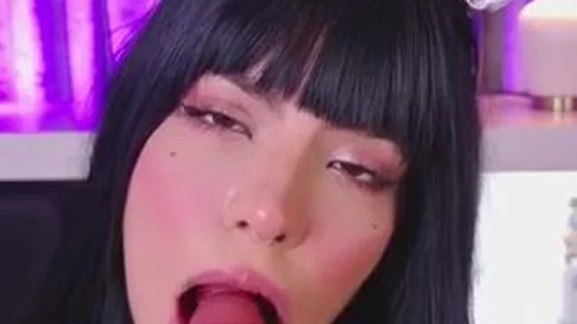 Kasumi Gumi Sucks A Dildo As A Playful Bunny Maid