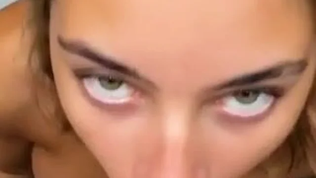 Valentina Myriad Rides Cock In A Moving Elevator