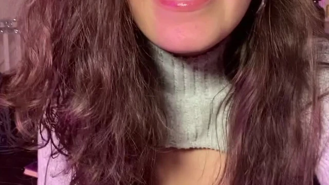 Quinnfinite Took Off Shorts To Show How Juicy Her Pussy Is After Masturbating Onlyfans
