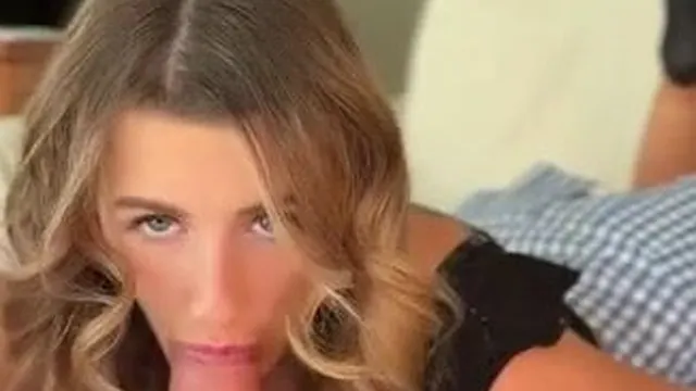 Poppynzach Endures Rough Anal With Her Lover