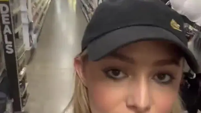 Elenasainte Dollar General Store Nude Boobs Drops Out Leaked Video