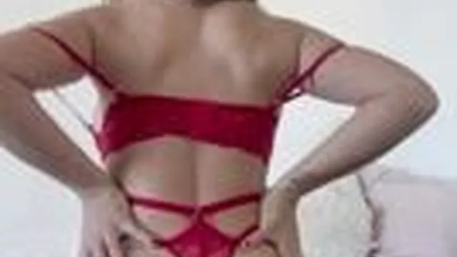Loribabyy Spit On Her Nude Boobs And Playing Them Leak Onlyfans
