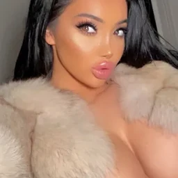 Chloe Khan